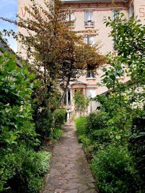 Exterior - Quiet apartment with garden view. To visit Paris, Disney or on a romantic getaway (Fontenay-sous-Bois)