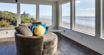 Ocean Front Hot Tub, South Beach, Newport, Dog Friendly!