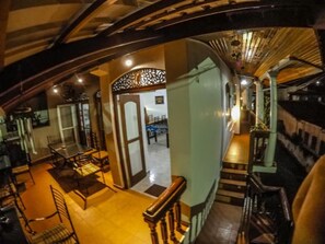 Dining - Mrs Wijenayake's Beach Haven Guest House (Galle)