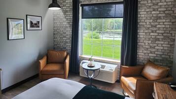 Standardzimmer, 1 King-Bett, Flussblick | Hochwertige Bettwaren, Daunenbettdecken, Pillowtop-Betten