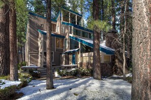 Front of property - Lucky Lady 404 (South Lake Tahoe)