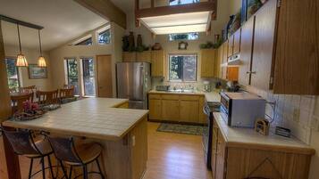 Rumah, Beberapa Tempat Tidur, dapur | Dapur pribadi | Lemari es, microwave, kompor, dan mesin pencuci piring