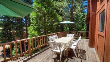 Rumah, Beberapa Tempat Tidur, dapur | Balkon