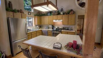 Rumah, Beberapa Tempat Tidur, dapur | 5 kamar tidur