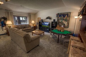 Cabin, Multiple Beds, Fireplace | Living area