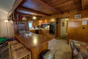 小屋, 多張床, 壁爐 | 私人廚房 | 電冰箱、微波爐、爐台、洗碗機