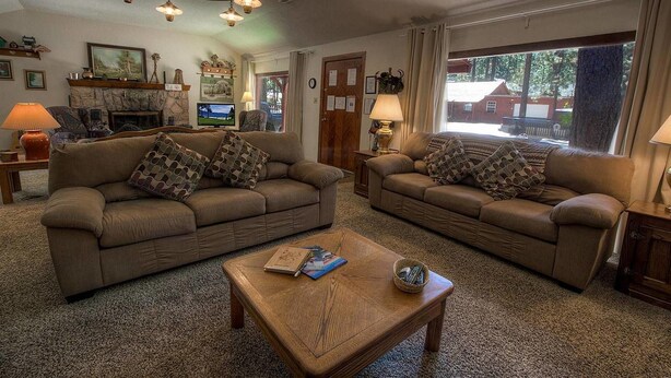 Unclassified image, 1 of 19, button - Papa's Cabin (South Lake Tahoe)