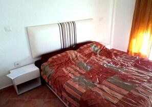 2 bedrooms