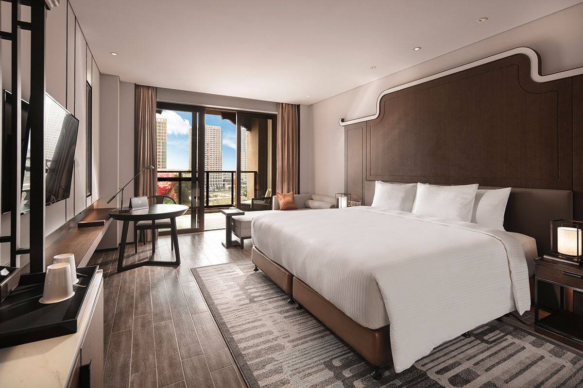 In-room safe, blackout curtains, free WiFi, bed sheets