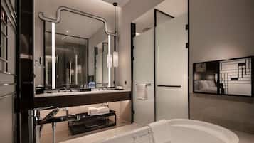 Executive Suite | Bathroom | Shower, free toiletries, hair dryer, slippers