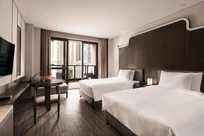 In-room safe, blackout curtains, free WiFi, bed sheets