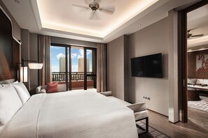 In-room safe, blackout curtains, free WiFi, bed sheets