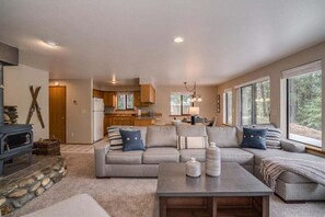 Smart TV, fireplace, DVD player, video library