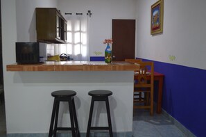家庭开间 | 私人厨房 | 冰箱、微波炉、炉灶、茶具/咖啡用具