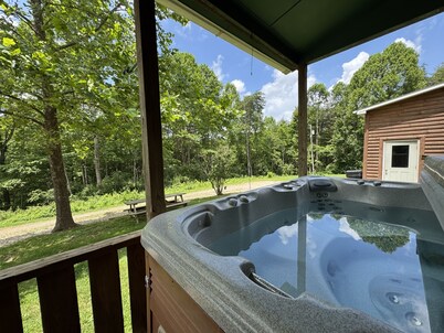 Pet Friendly Log Cabin with hot tub on 7 acres near Hocking Hills Old Mans Cave