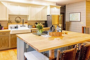 Fridge, microwave, oven, stovetop - Secluded waterfront home, minutes from Lake Placid and Saranac Lake (Saranac Lake)