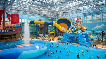 Värdeförvaringsskåp på rummet, mörkläggningsgardiner och ljudisolering