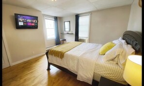2 bedrooms, desk, free WiFi, bed sheets