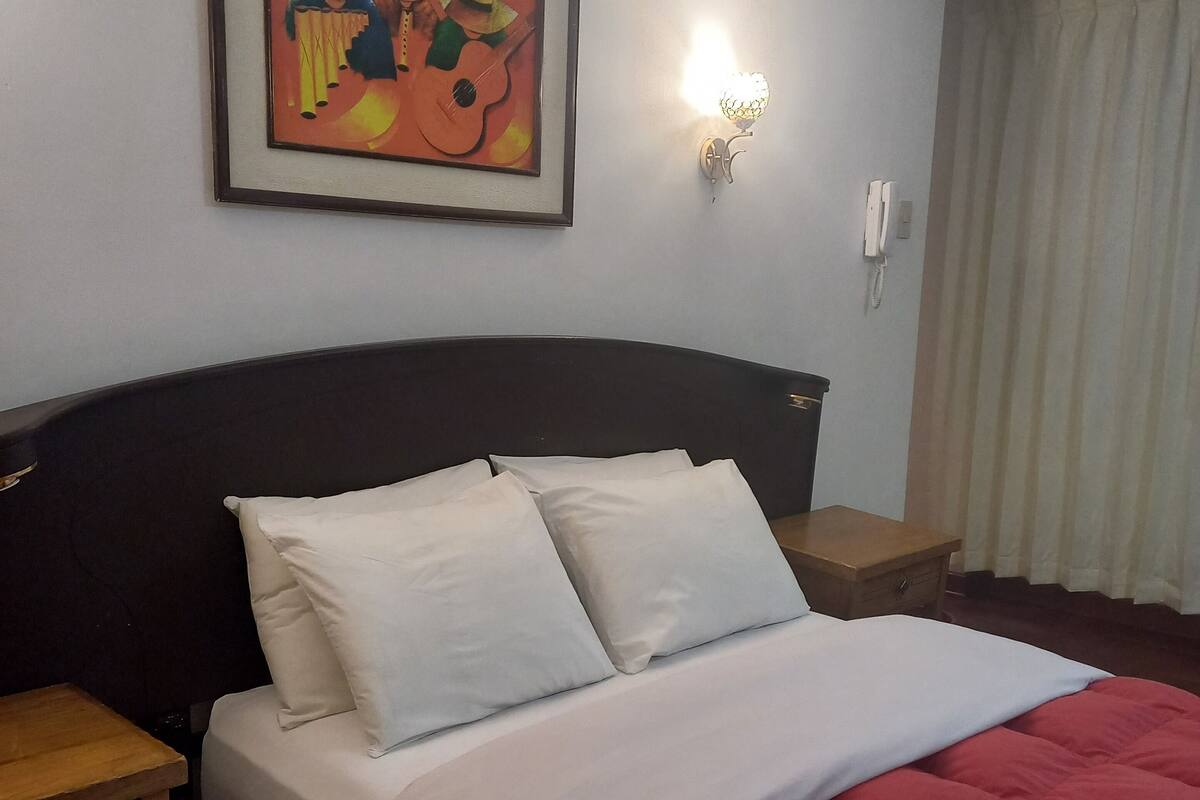 Free WiFi, bed sheets
