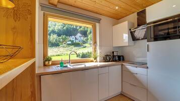 Réfrigérateur, micro-ondes, lave-vaisselle