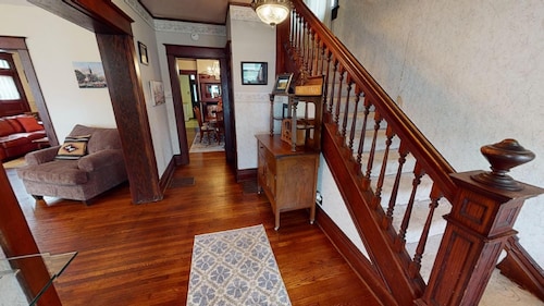 Pet Friendly Vacation Rental near Hocking Hills in Nelsonville Ohio