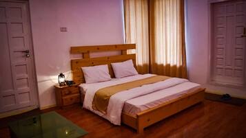 Standaard kamer, 1 tweepersoonsbed, uitzicht op heuvels