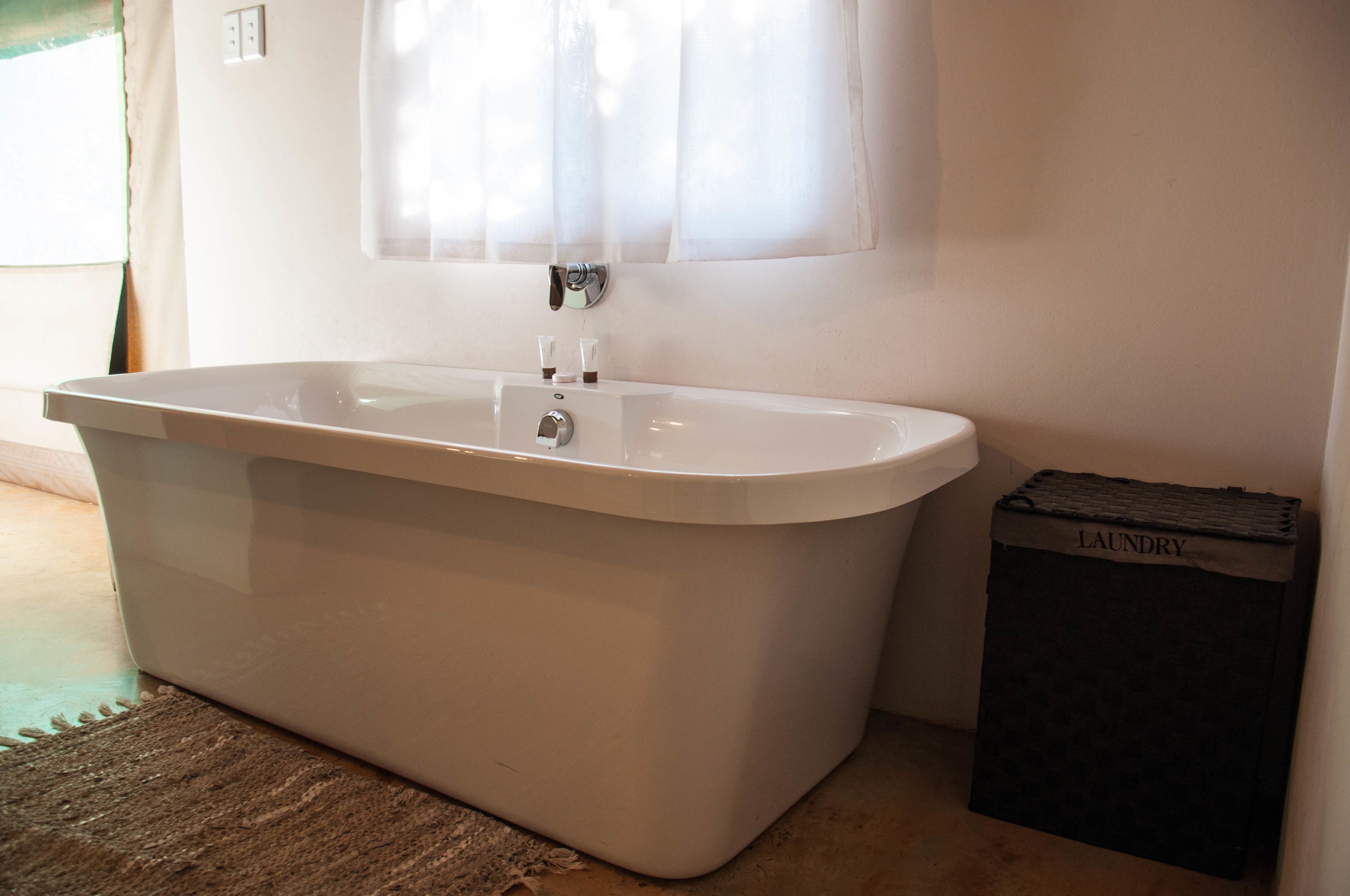 Honeymoon Tent, 1 Queen Bed, Mountain View | Bathroom | Free toiletries, towels, soap, shampoo