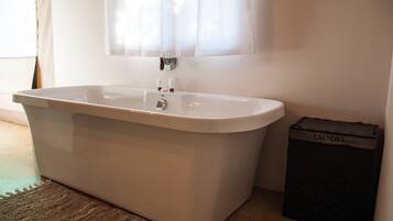 Honeymoon Tent, 1 Queen Bed, Mountain View | Bathroom | Free toiletries, towels, soap, shampoo