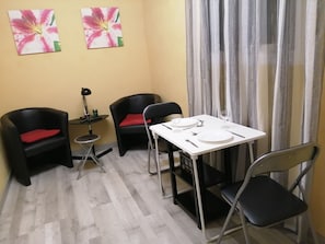 In-room dining - Casa Selegna (El Campello)