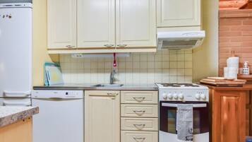 Geladeira, micro-ondas, lava-louças