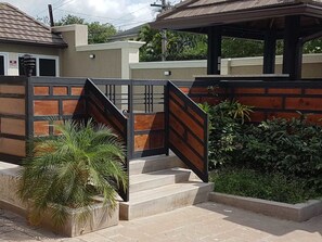 Exterior - The Penthouse at Comfort Living (Kingston)