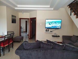 Lobby sitting area - The Penthouse at Comfort Living (Kingston)