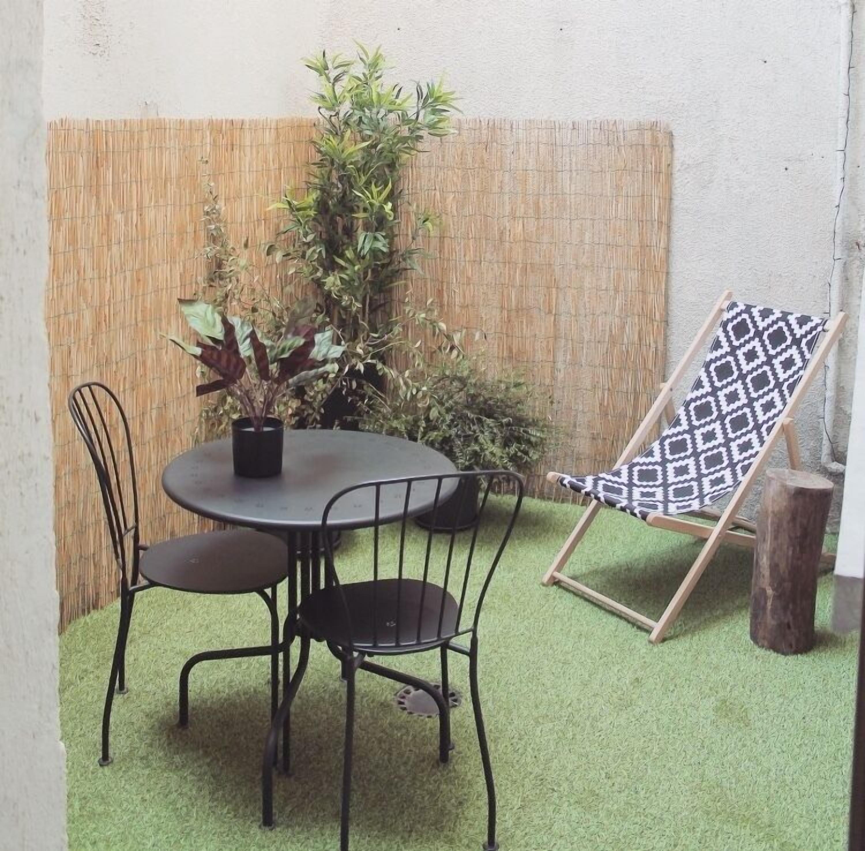 ลานระเบียง/นอกชาน