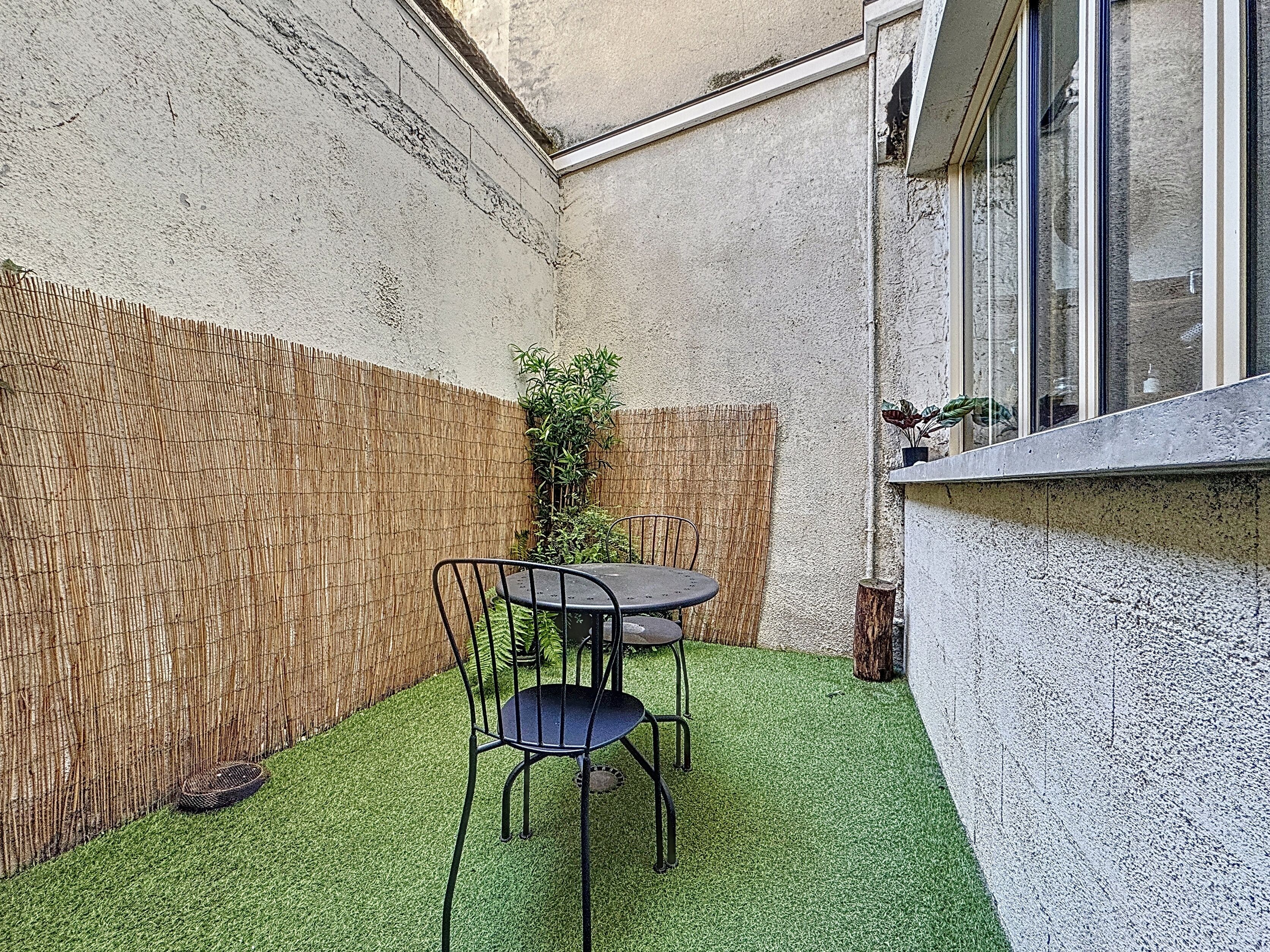 บริเวณภายนอก