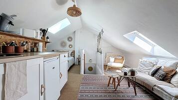 1 chambre, décoration personnalisée, ameublement personnalisé