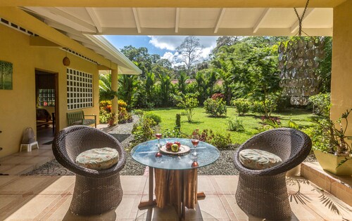 Casa Mariposa • Garden Hideaway 5 Min from Beach