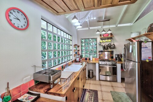 Casa Mariposa • Garden Hideaway 5 Min from Beach