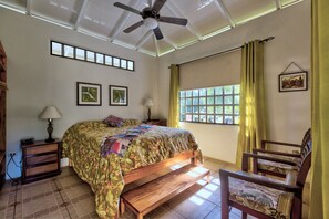 2 Schlafzimmer, Zimmersafe, kostenloses WLAN, Bettwäsche