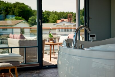 VILLA EMMA 4A- luxury with sauna, whirlpool, fireplace, view, for 8 pers.+ Babybet
