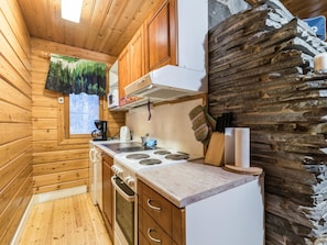 Jääkaappi, mikroaaltouuni, astianpesukone