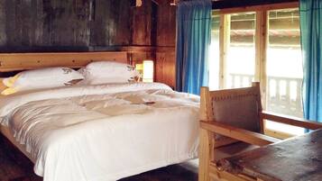 Suite familiar (Deluxe) | Ropa de cama hipoalergénica y caja de seguridad en la habitación