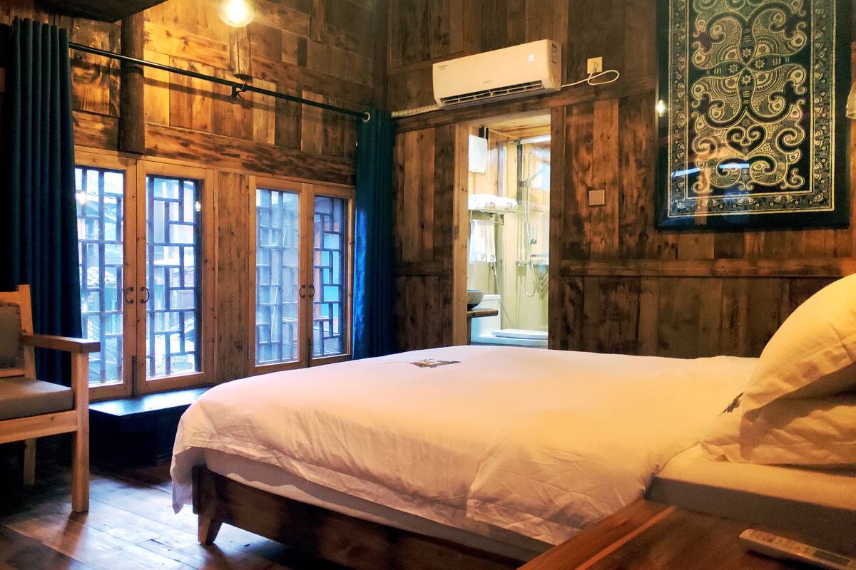 Traditional Double Room | Hypo-allergenic bedding, in-room safe, individually decorated, desk