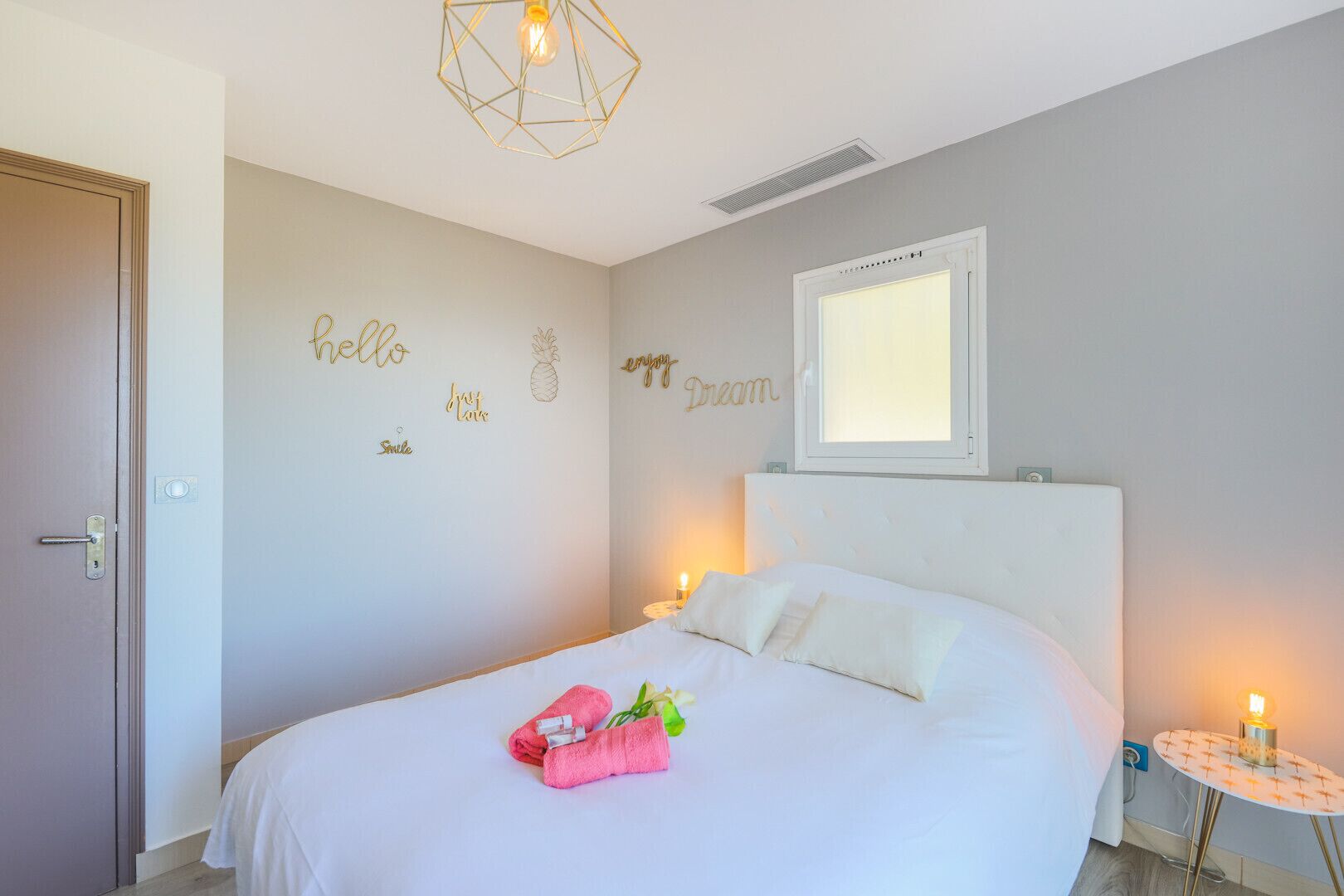 3 dormitorios, tabla de planchar con plancha, wifi gratis y ropa de cama