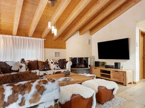 TV, fireplace, DVD player