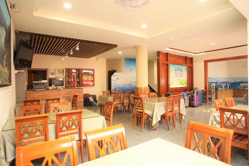 Holiday Hotel