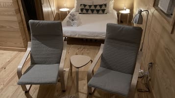 1 bedroom, desk, free WiFi, bed sheets