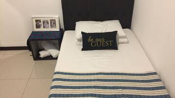 3 bedrooms, desk, WiFi
