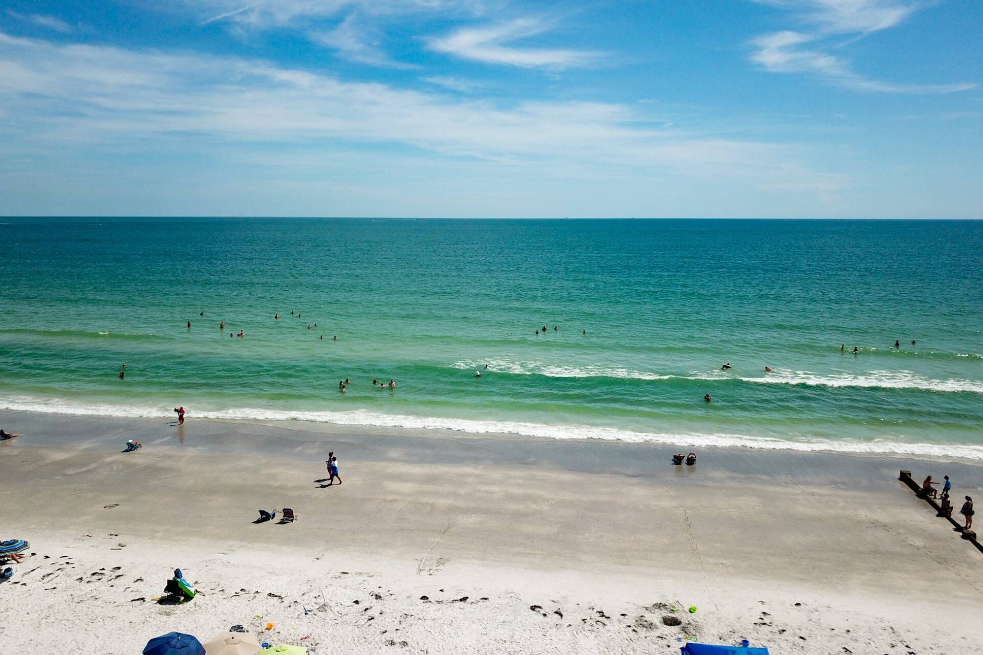 Beach nearby, beach towels, motor boating, fishing