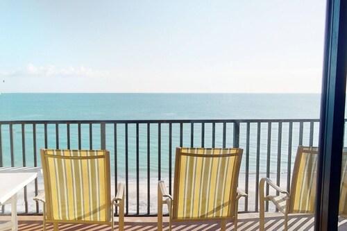 Top floor beachfront condo.  Incredibly Spacious.  Overlooking the best beach in Florida!