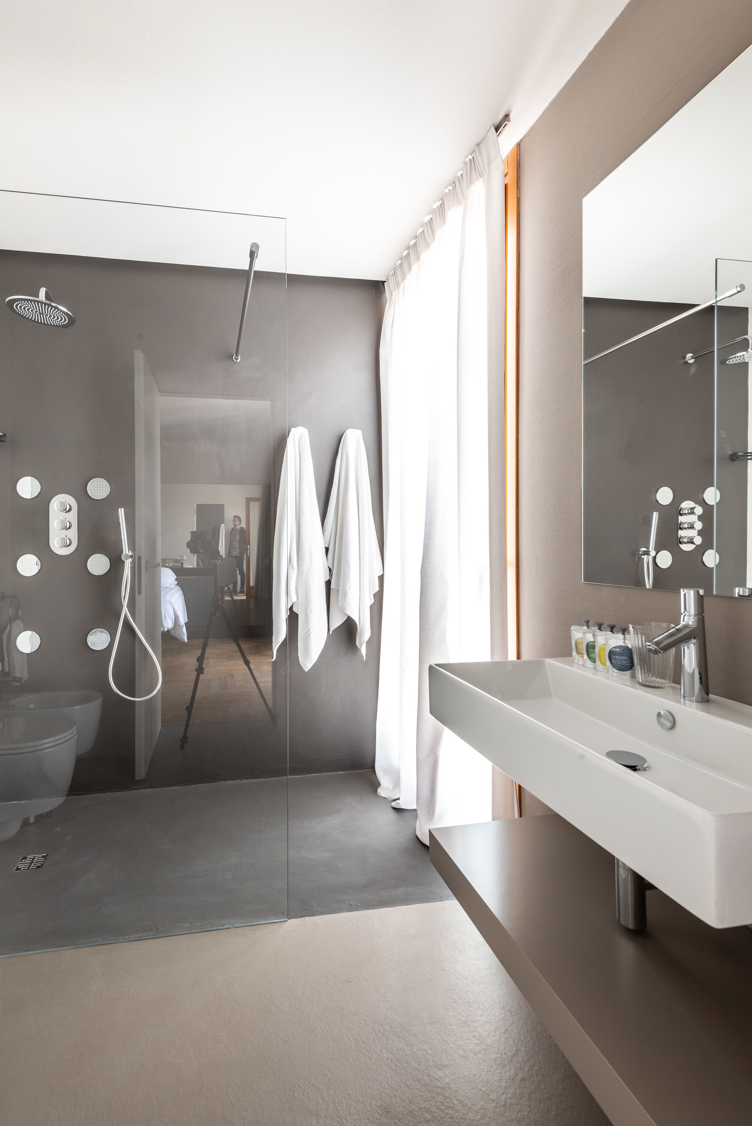 Superior Studio Suite, Sea View | Bathroom